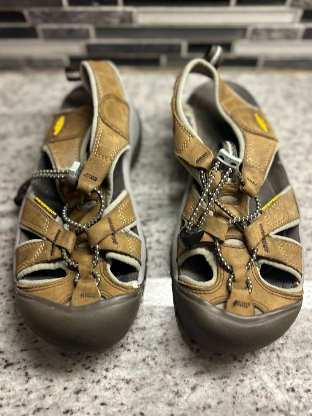 Keen womens Newport Brown Closed-Toe Hiking Sandals size 5.5